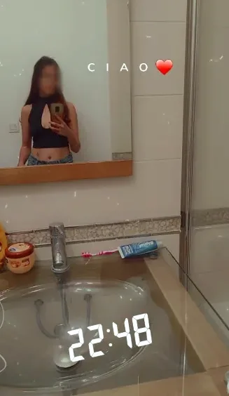 Alexandra, 23