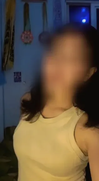 Amina, 22
