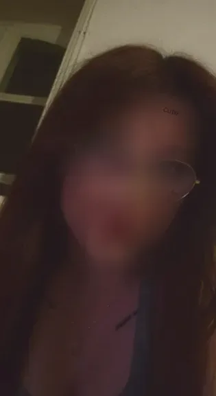 Bettina, 24