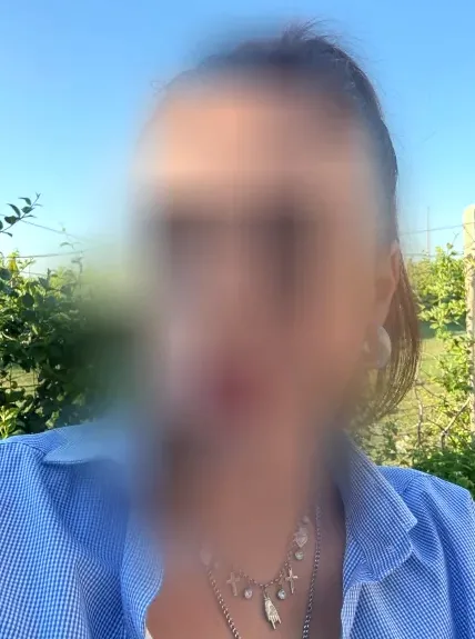 Emily, 28