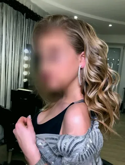 Ingrid, 27