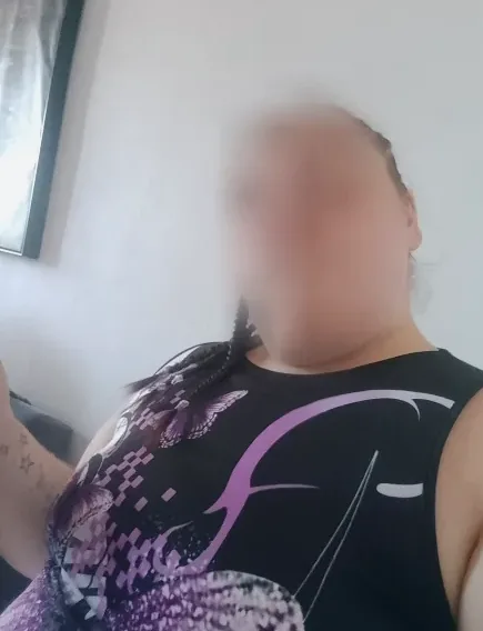 Jasmin, 33