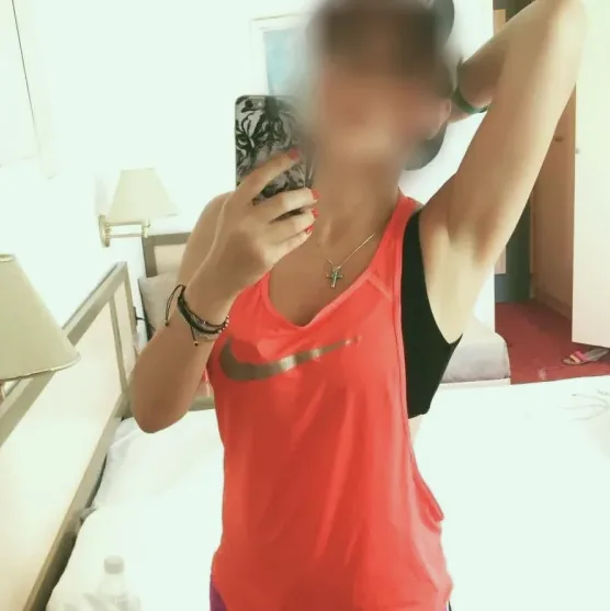 Larissa, 28