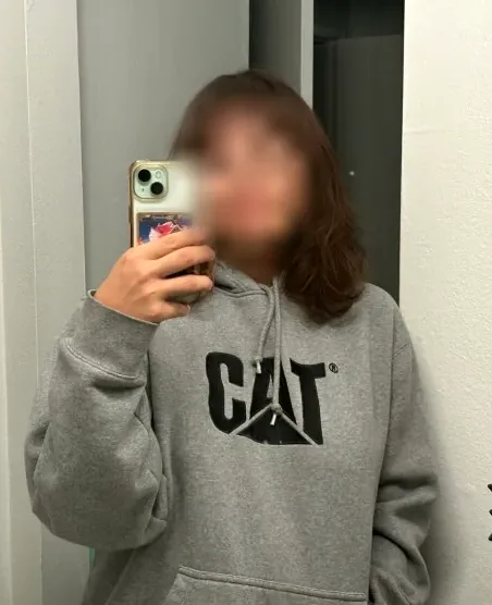 Leonie, 24