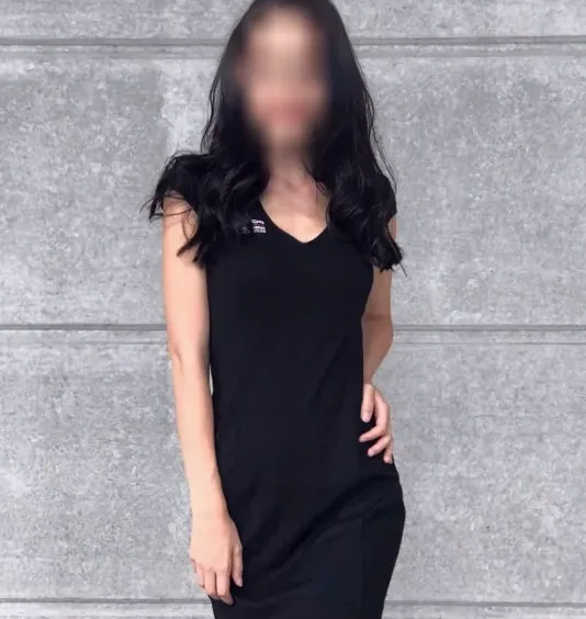 Leonie, 32