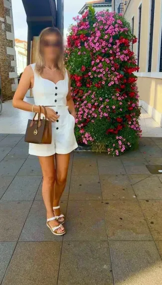 Martina, 38