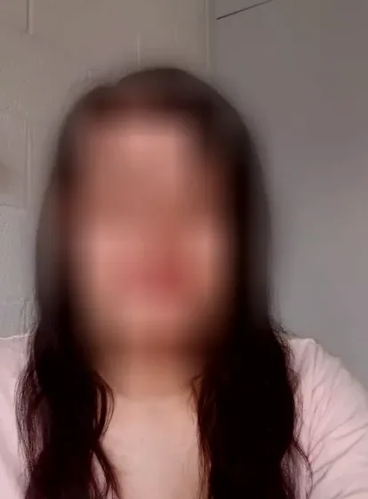 Melanie, 33