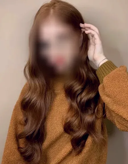 Stefanie, 24