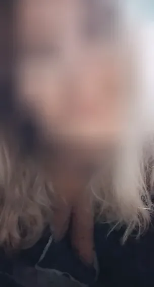 Viktoria, 39