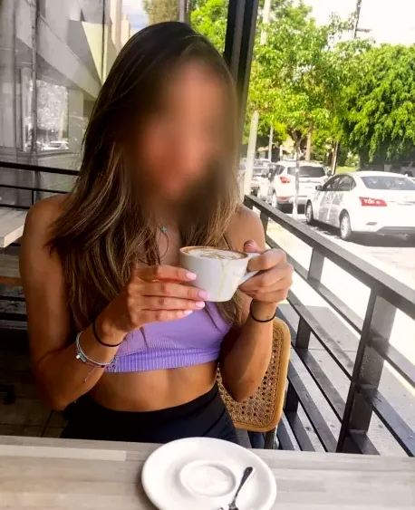 Yvonne, 32